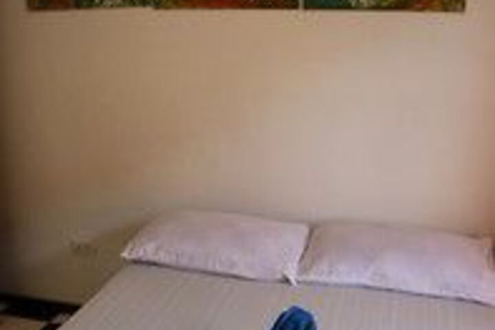 Room 9 of 31