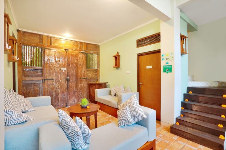 Room 8 of 18