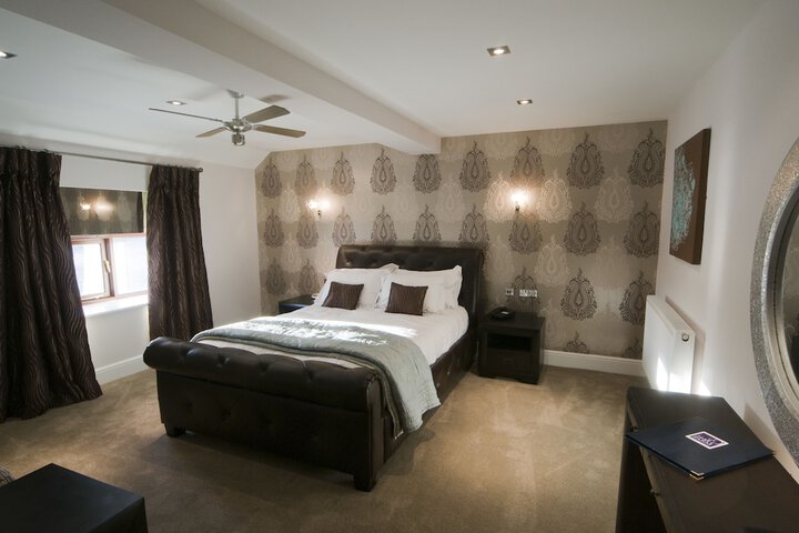 Room 16 of 42