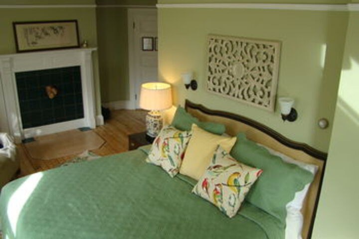 Room 12 of 19