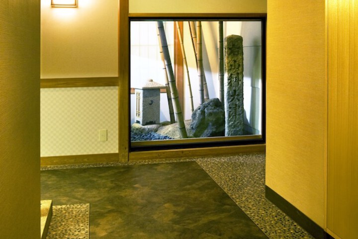 Ballroom/Hall 21 of 24