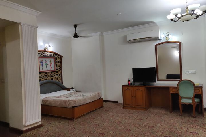 Room 26 of 59