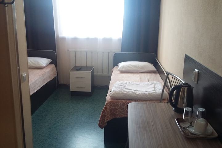 Room 11 of 18