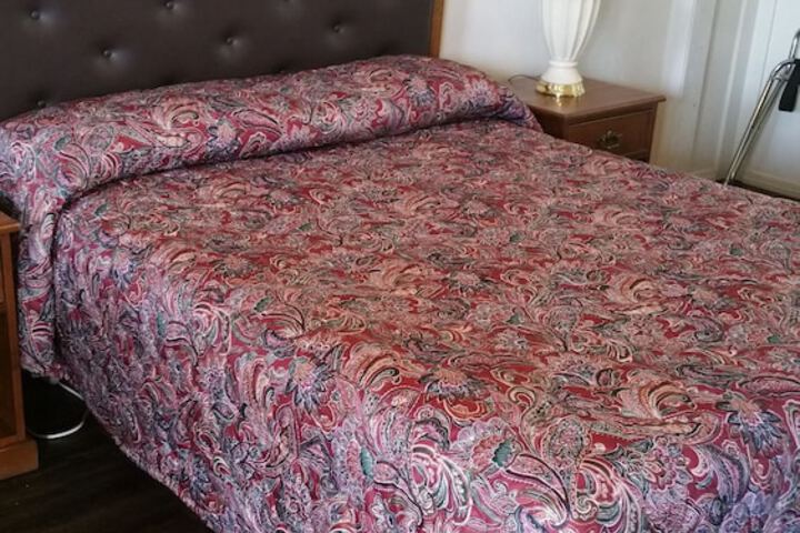 Room 11 of 37