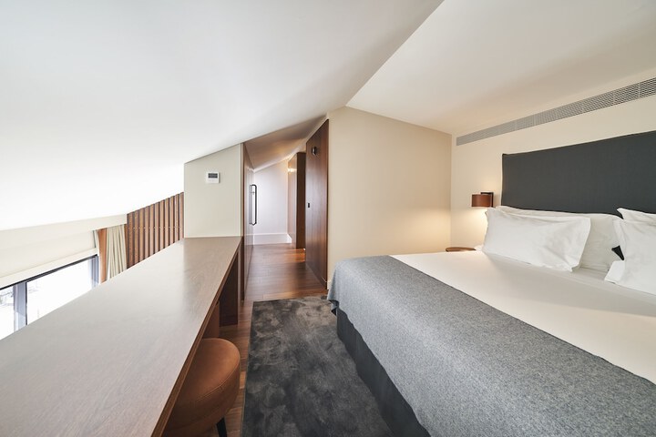 Room 15 of 53