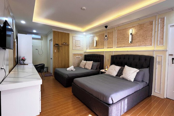 Room 5 of 182