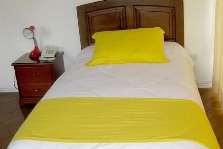 Room 10 of 29