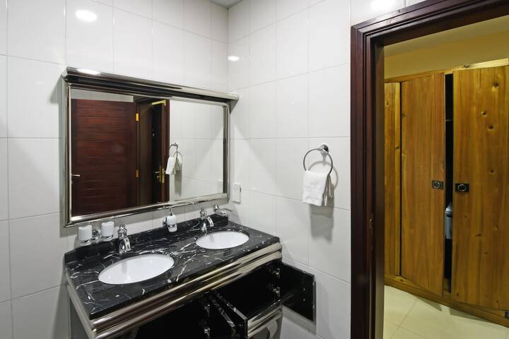 Room 34 of 53
