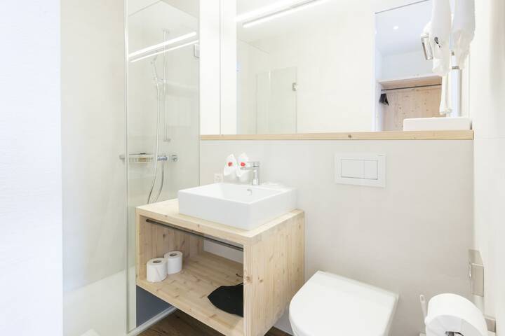 Room 75 of 151