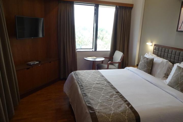 Room 16 of 62