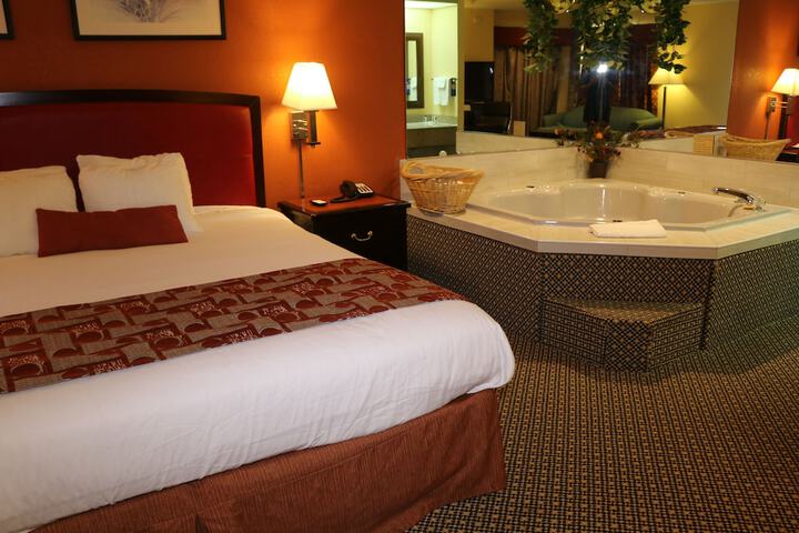 1 King Bed (7 of 7)