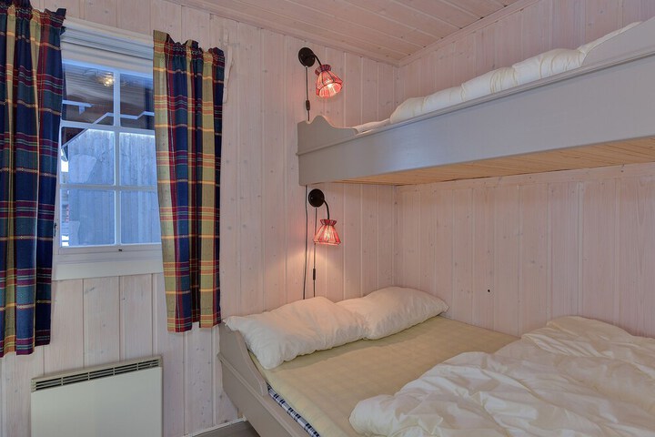 Room 8 of 63