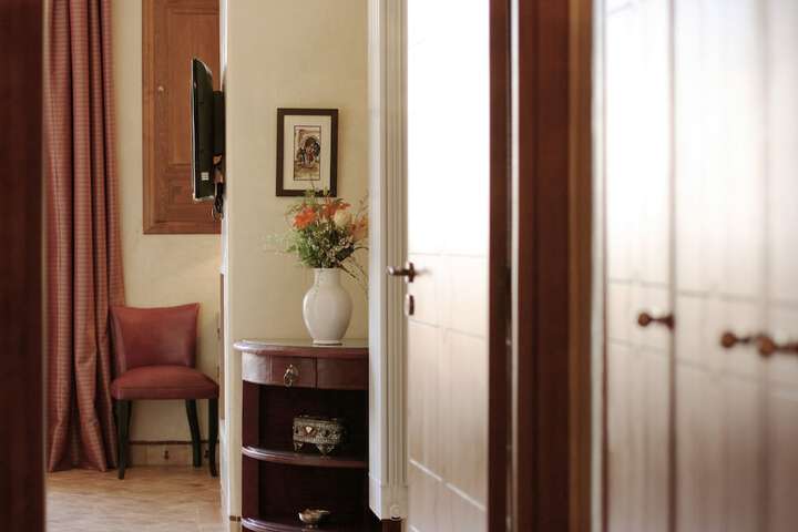Room 15 of 93