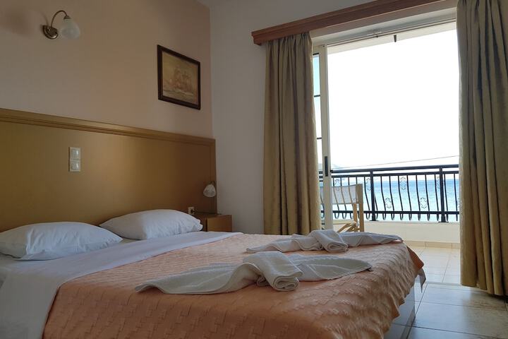 Room 7 of 44