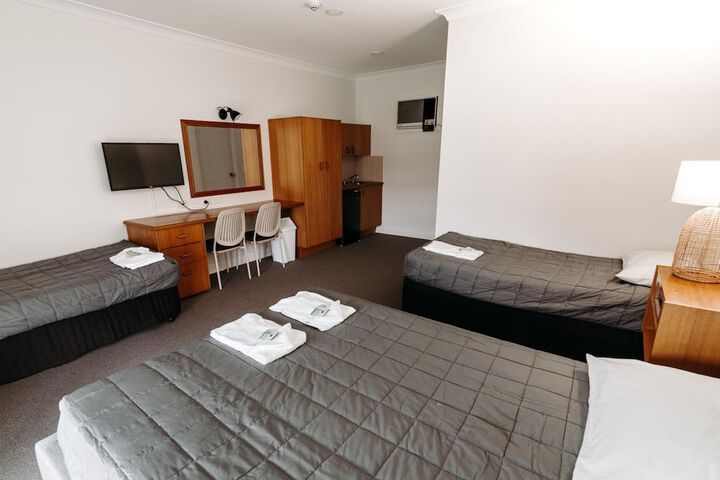 Room 10 of 35