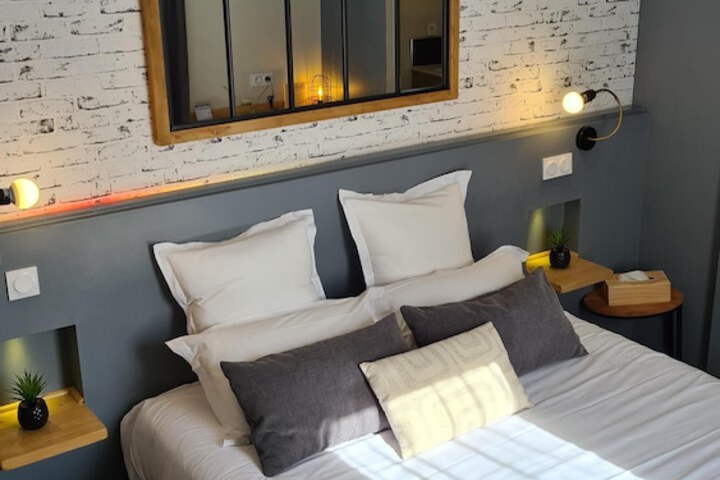 Room 41 of 210