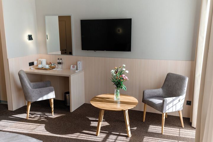 Room 43 of 102
