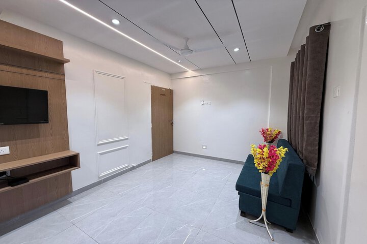 Room 9 of 17