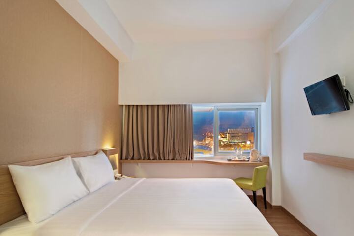 Room 16 of 31