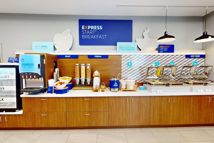 Breakfast/Coffee Service 64 of 94