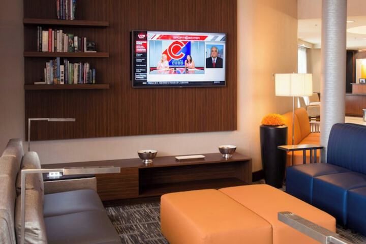 Lobby lounge