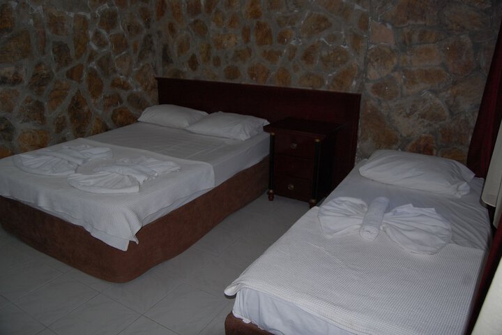 Room 9 of 66
