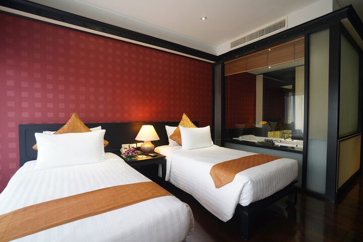 Room 6 of 38