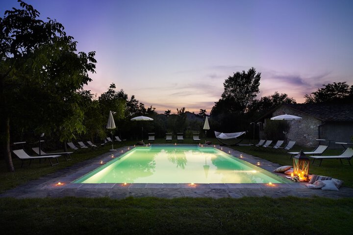 Pool 28 of 44