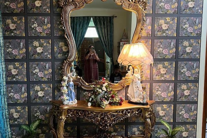 Room 12 of 28