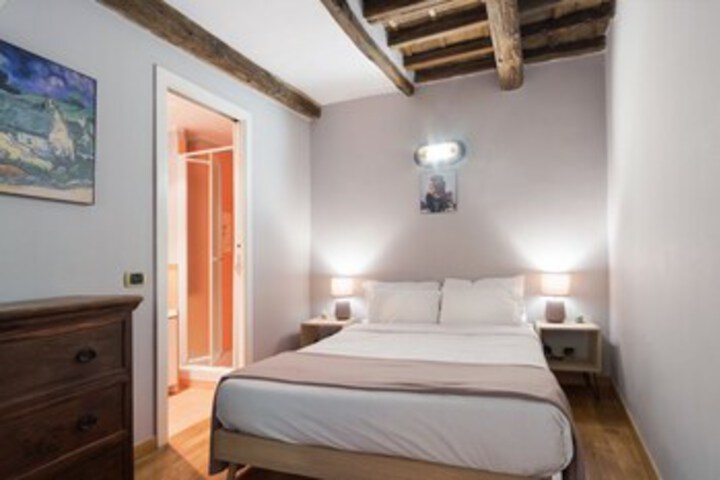 Room 16 of 25