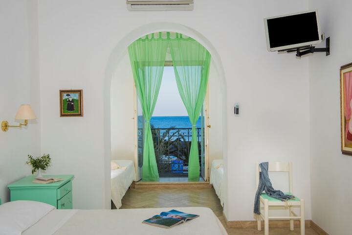 Room 25 of 277