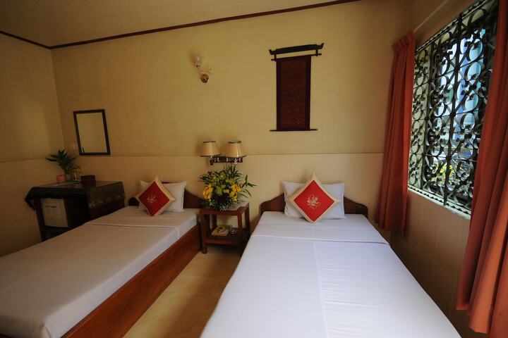 Room 13 of 39