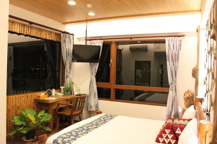 Room 10 of 73