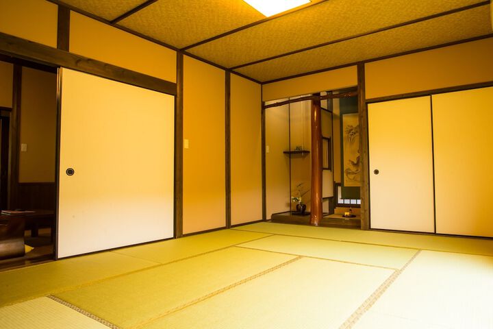 Room 9 of 49