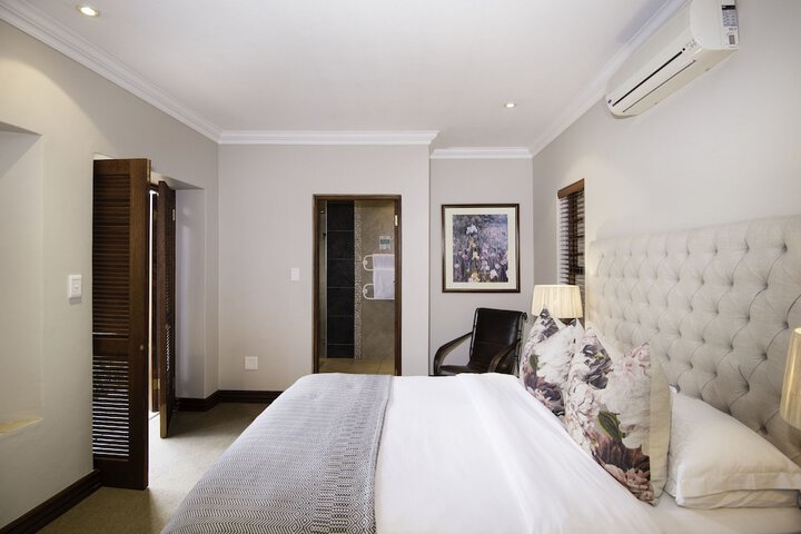 Room 4 of 48