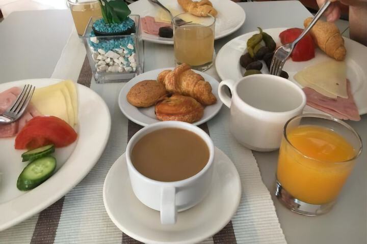 Breakfast buffet