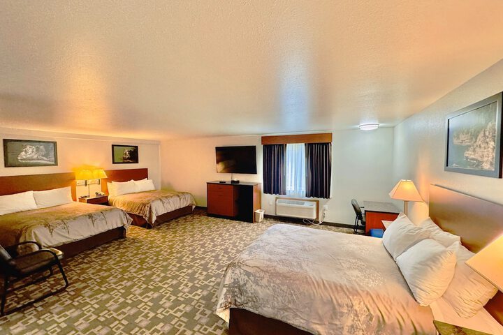 Room 8 of 32
