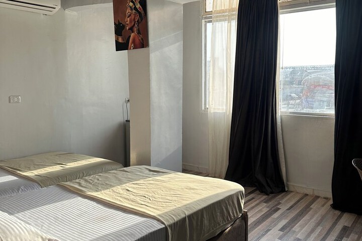 Room 6 of 36