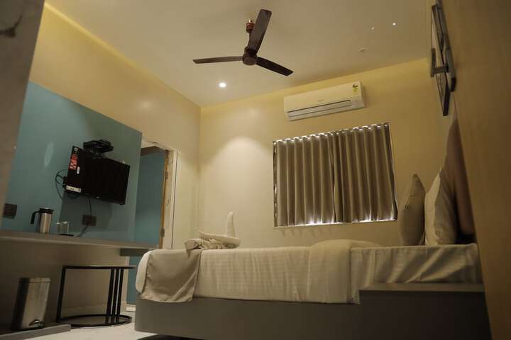 Room 22 of 48