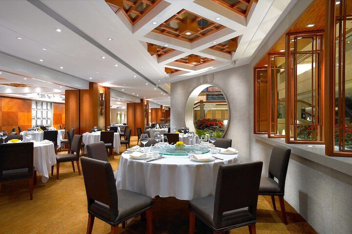 Dining 45 of 61