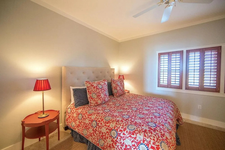 Room 2 of 20