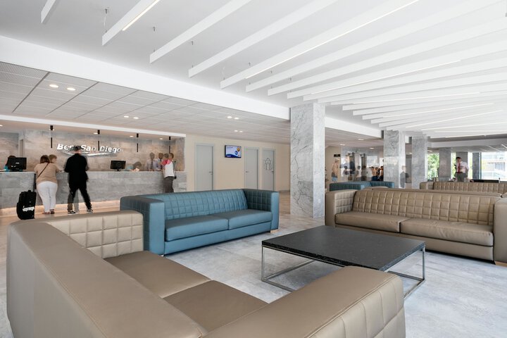 Hotel Interior 4 of 29