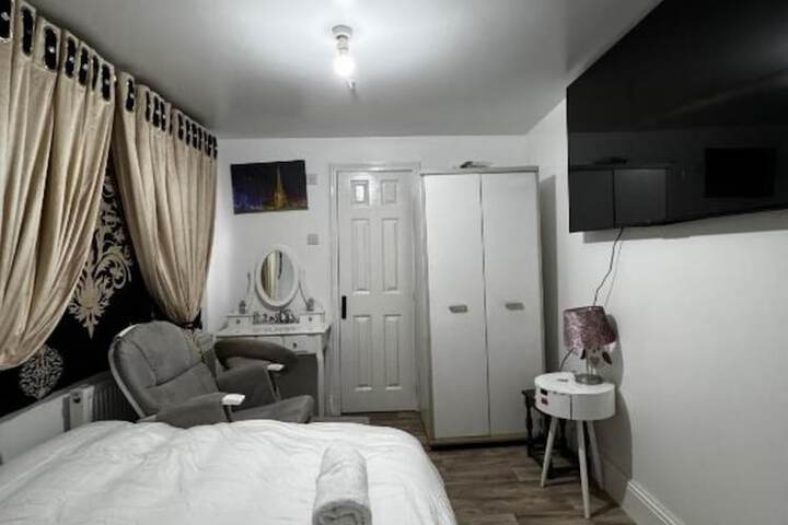 Room 2 of 22