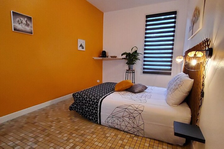 Room 9 of 39