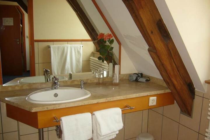 Room 14 of 14