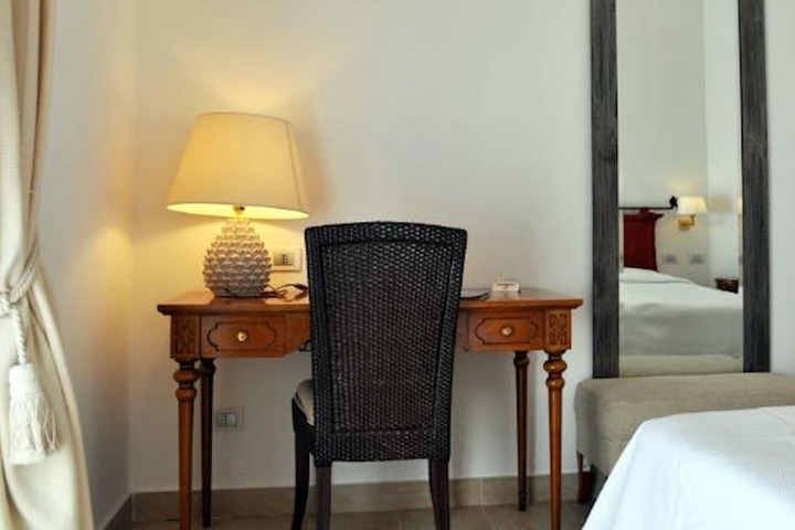 Room 28 of 249