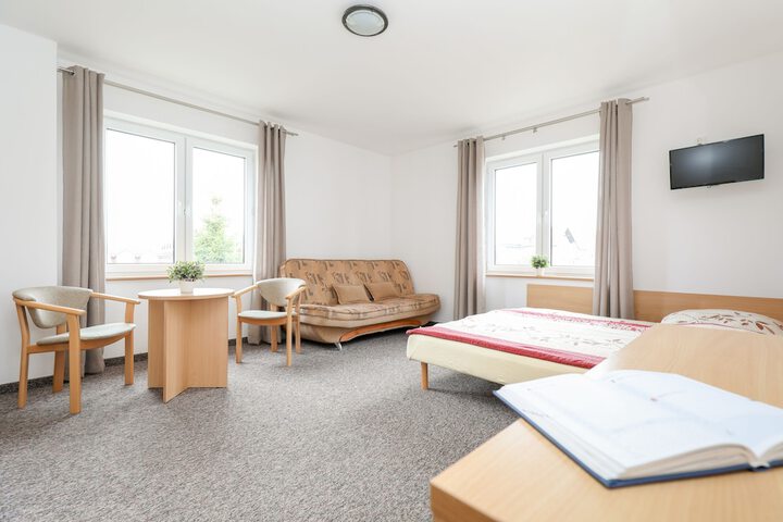 Room 5 of 6