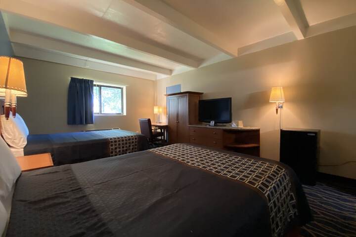 Signature Suite King Bed (6 of 17)