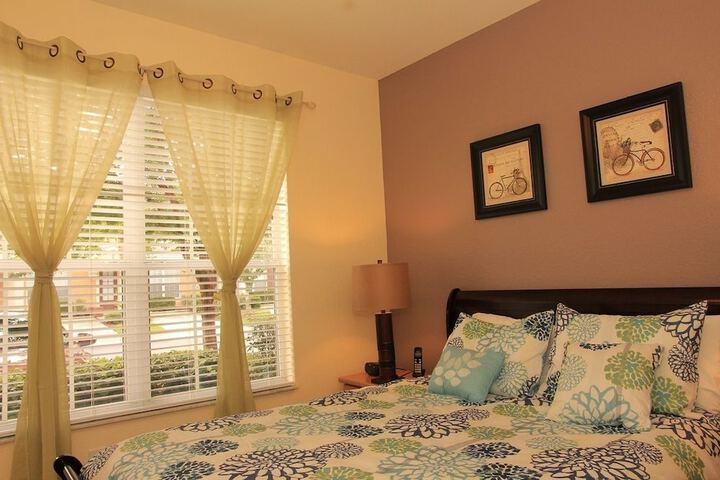 Room 2 of 30