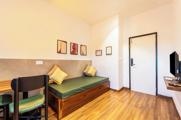 Room 8 of 36